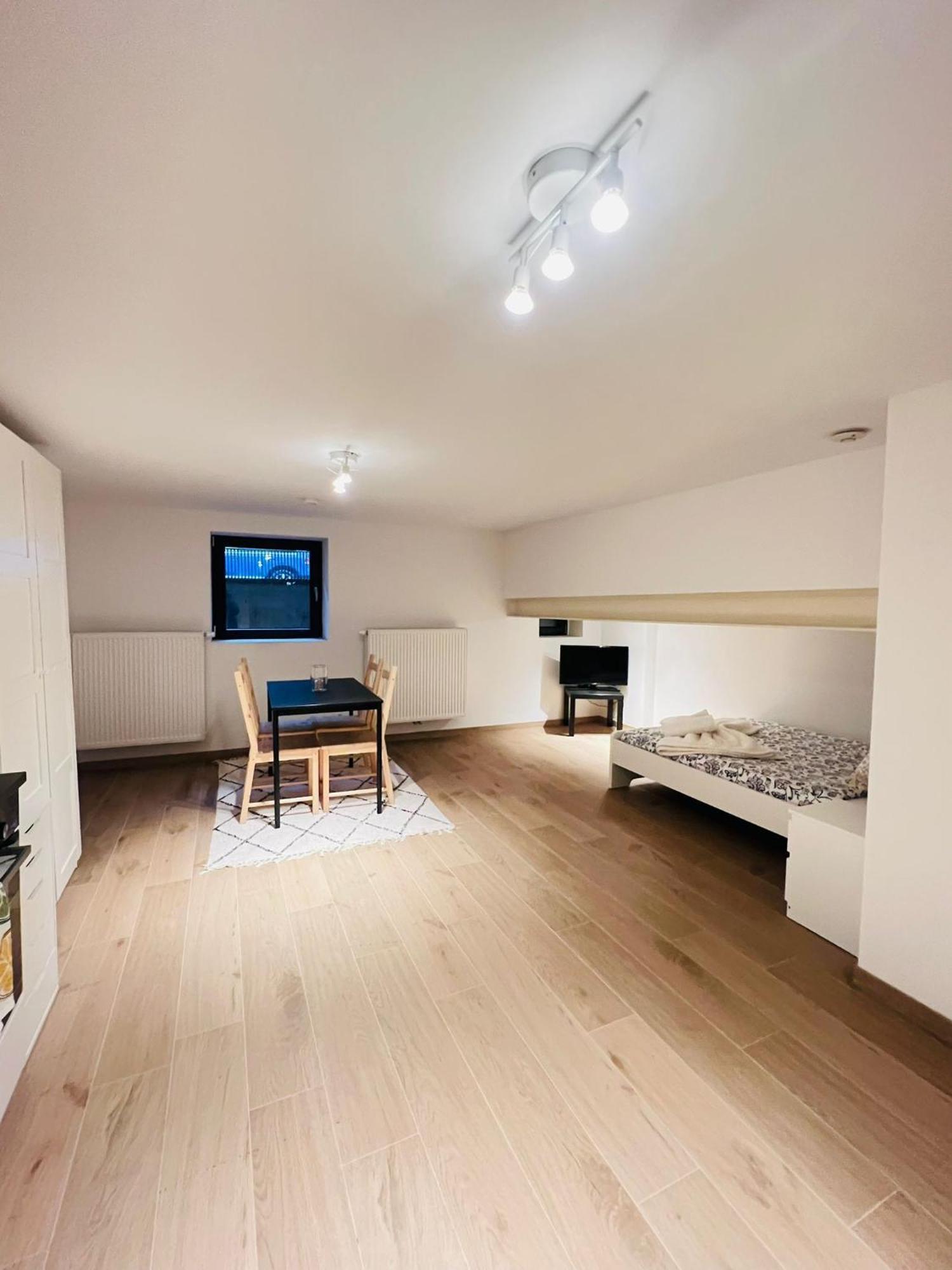 Oneluxstay Near Fashion District アントウェルペン エクステリア 写真